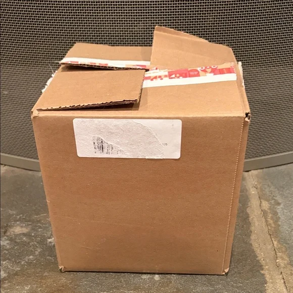 Retired Jellycat Beach Volleyball Collectible BRAND NEW with tags NWT - Picture 4 of 4